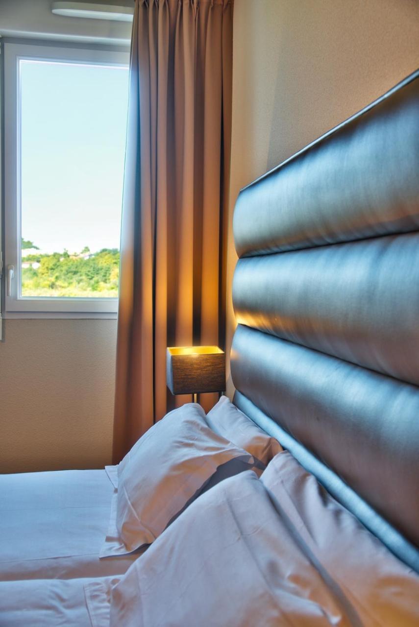 Lahonce Adonis Hotel Bayonne מראה חיצוני תמונה
